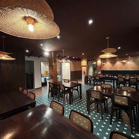 Hotel Kalos مهاباليبورام المظهر الخارجي الصورة