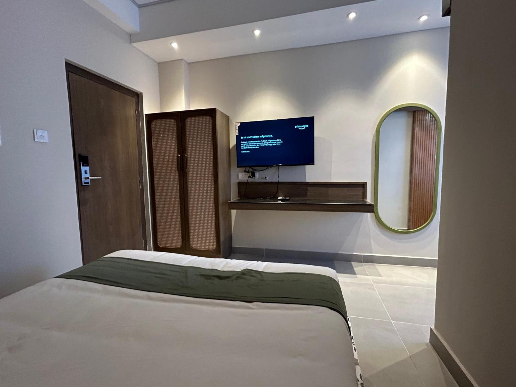 Hotel Kalos مهاباليبورام المظهر الخارجي الصورة