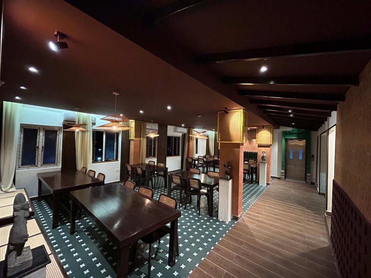 Hotel Kalos مهاباليبورام المظهر الخارجي الصورة