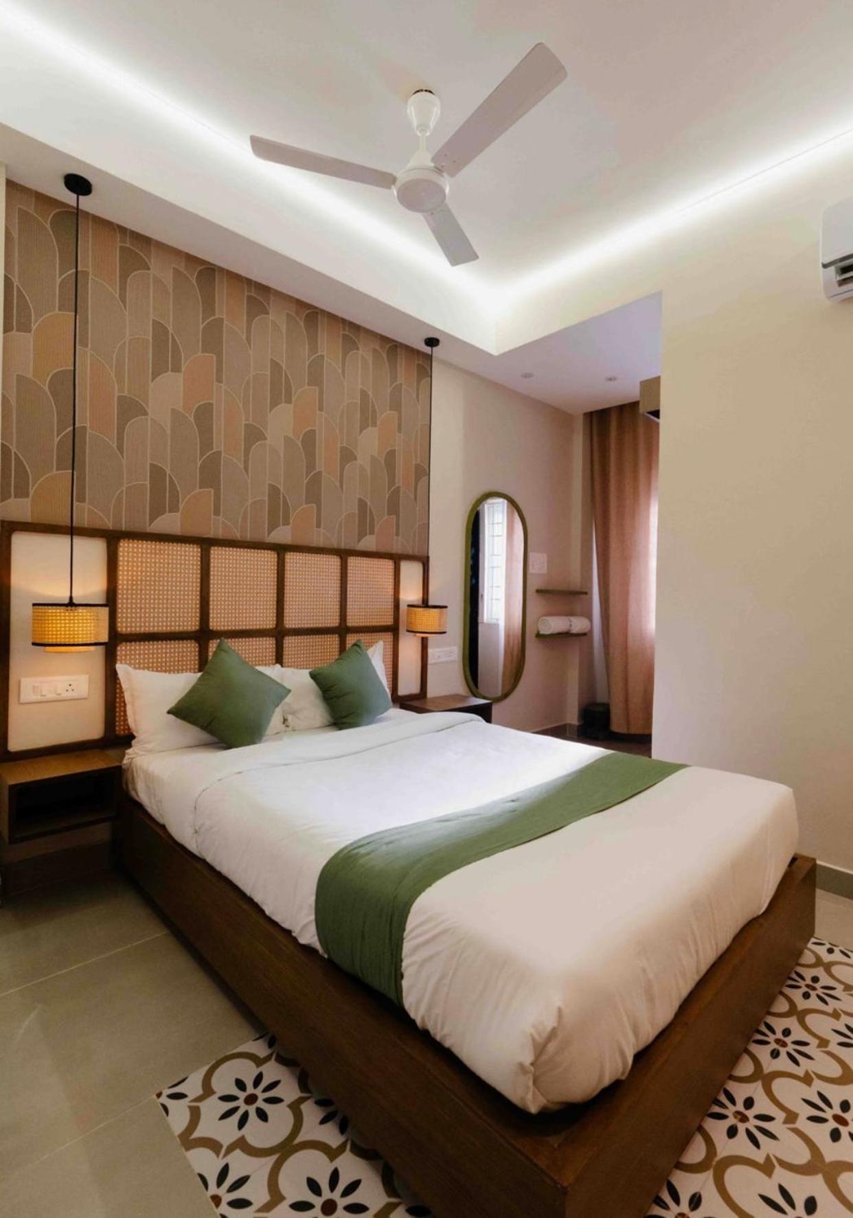 Hotel Kalos مهاباليبورام المظهر الخارجي الصورة
