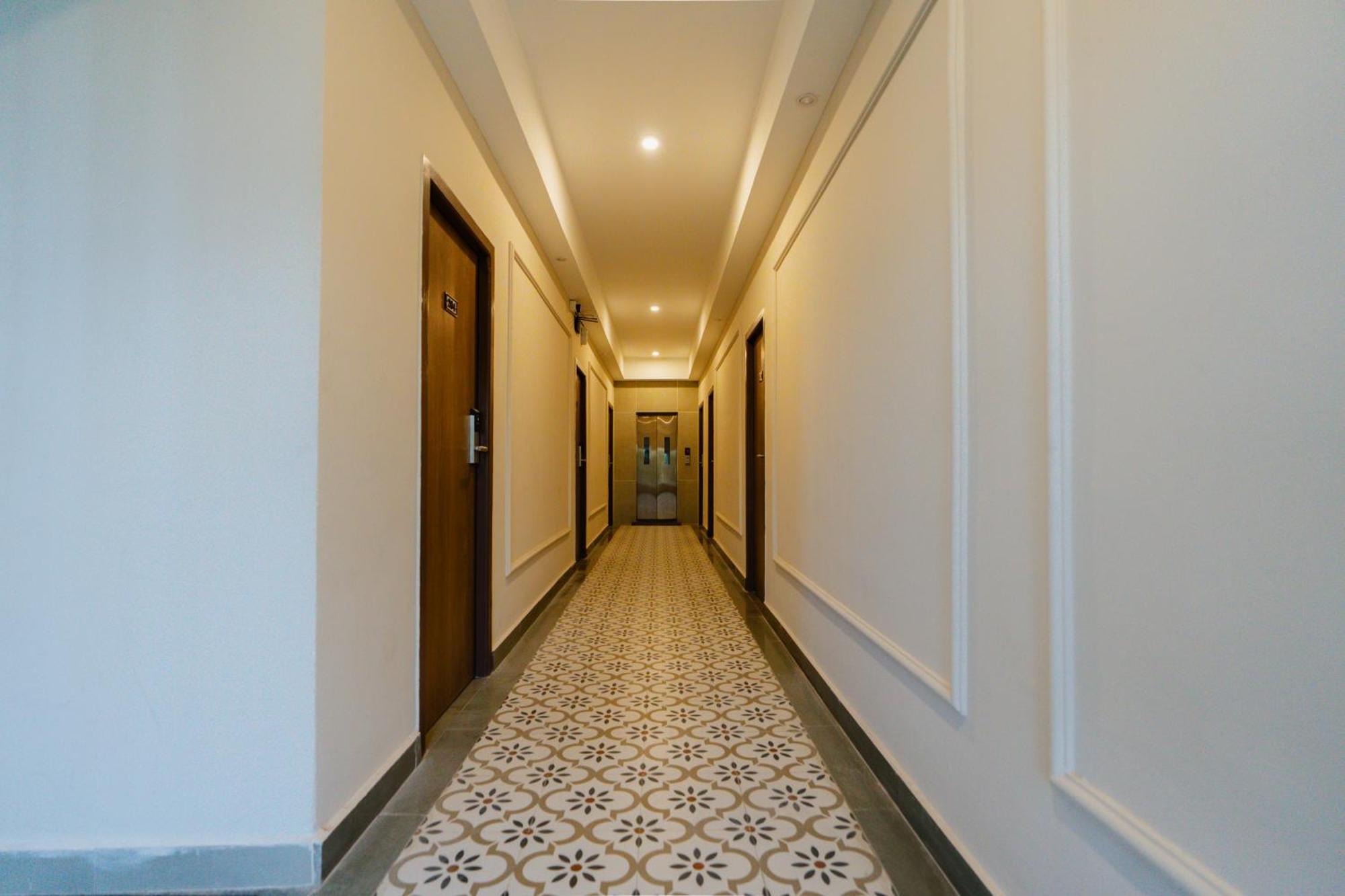 Hotel Kalos مهاباليبورام المظهر الخارجي الصورة