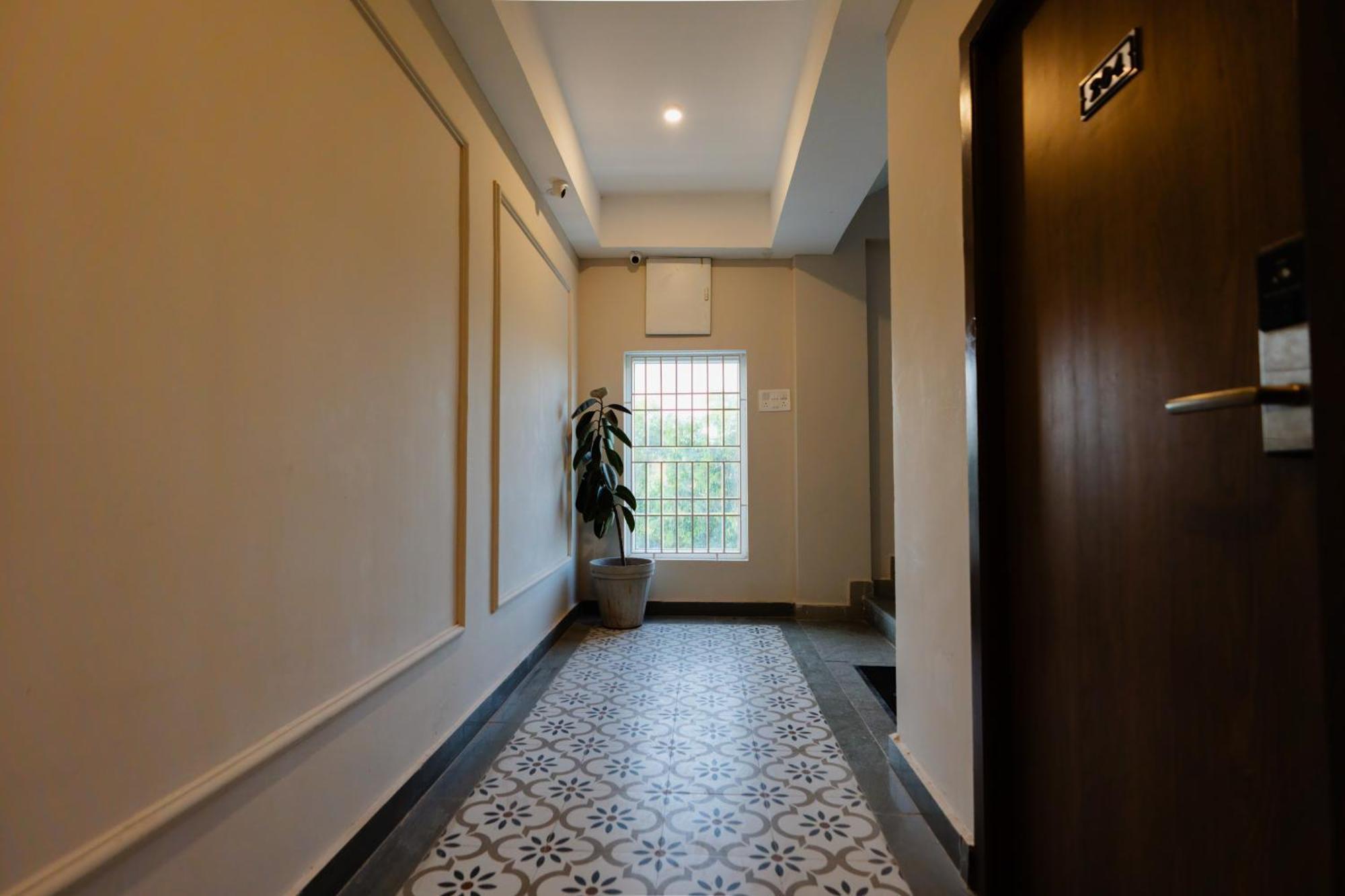 Hotel Kalos مهاباليبورام المظهر الخارجي الصورة